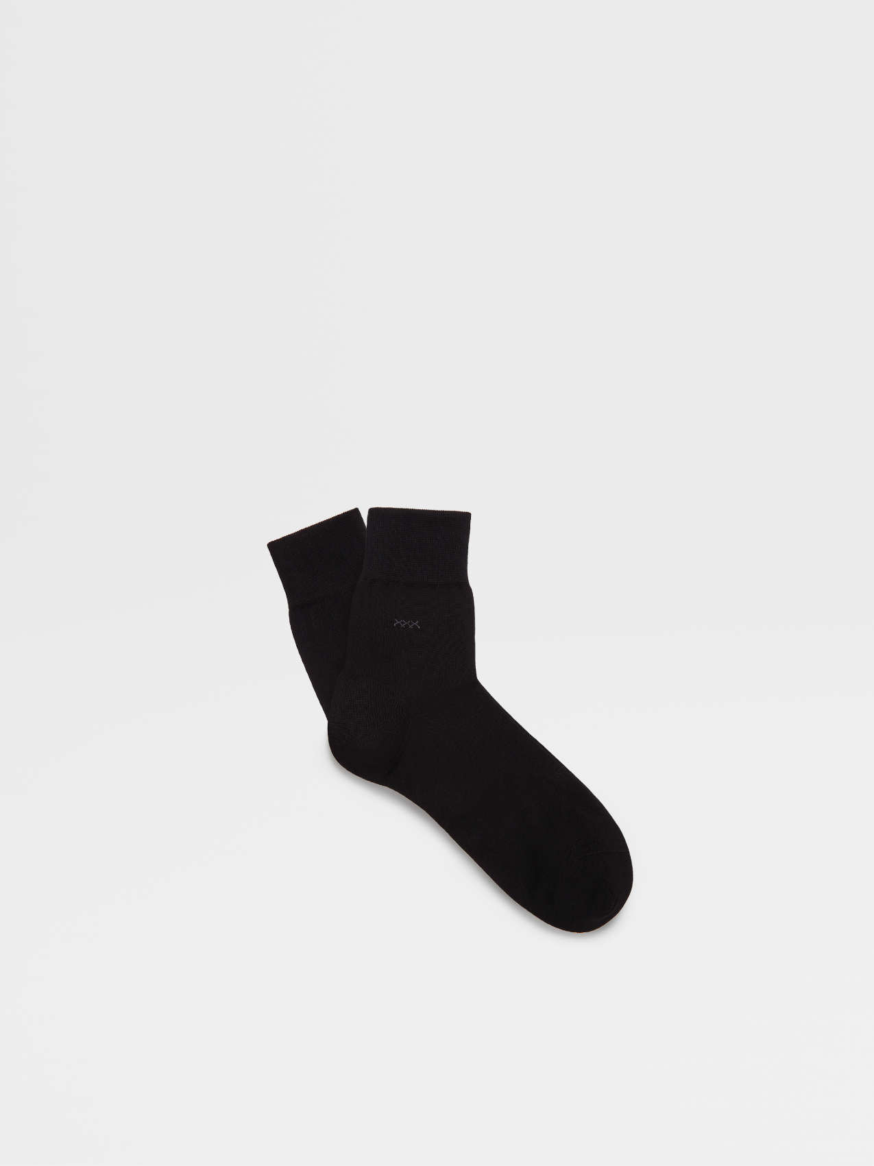 黑色棉质混纺面料中筒袜